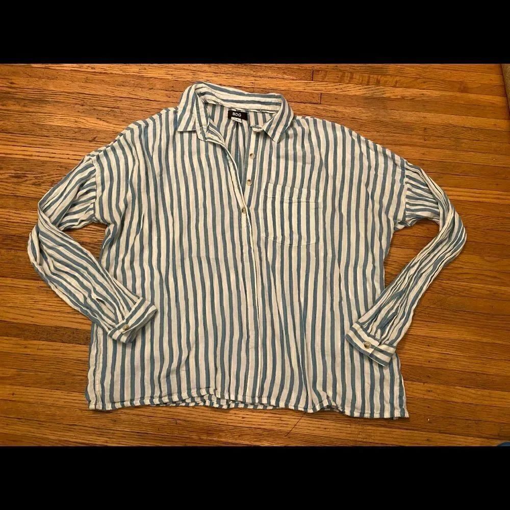 BDG Urban Outfitters white/blue stripe long sleeve blouse top